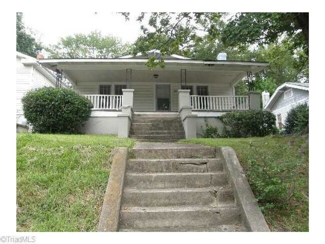 Building Photo - BEAUTIFUL 3 BED/ 1 BATH HOME READY FOR MOV...