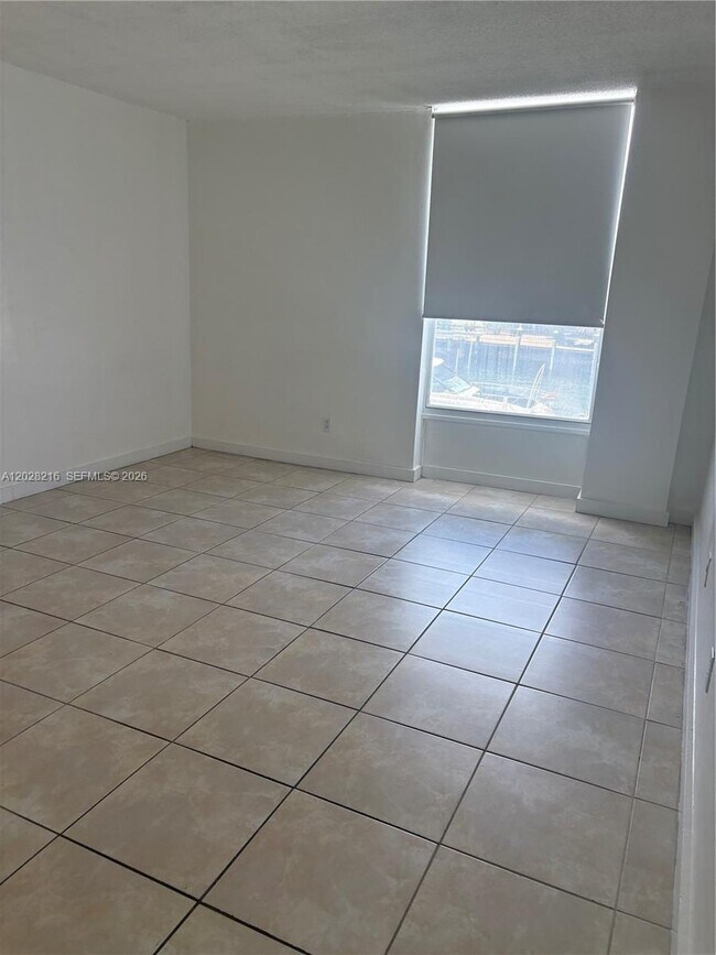 Photo - 2000 NE 135th St Unit 208