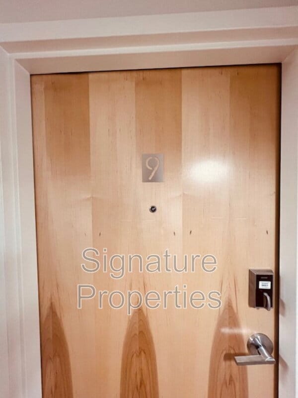 Building Photo - 712 High St Unit Apt 9