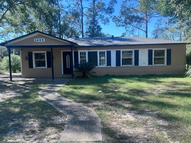 Building Photo - 1608 Hartwell Dr