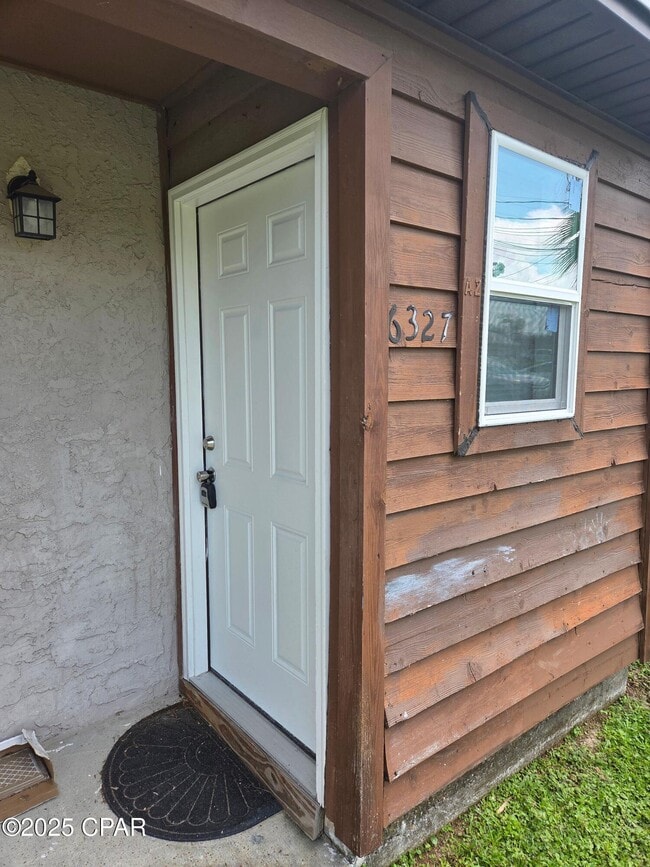 Building Photo - 6327 Omoko St Rental