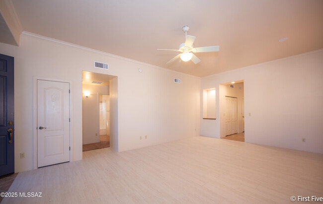 Photo - 624 E 2nd St