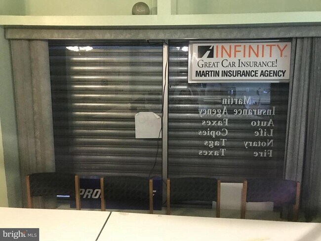 Photo - 5700 Delancey St