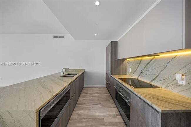 Photo - 801 S Miami Ave Unit 801 S Miami Ave 5204