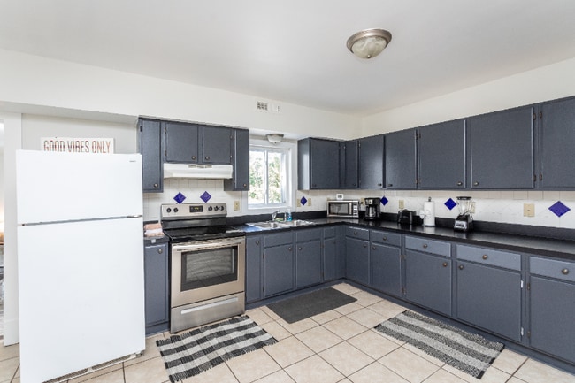 Photo - 600 E Main St