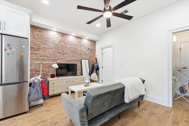 Photo - 155 Grand St Unit 2