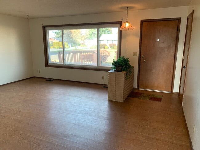 Photo - Single Story House in Stayton