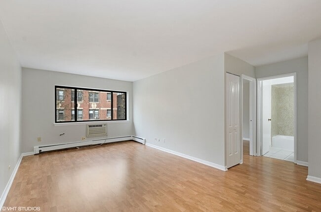 Photo - 3620 N Pine Grove Ave Unit 416