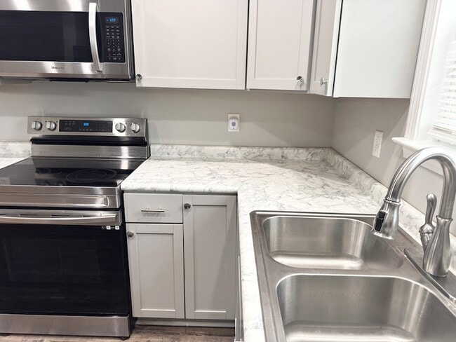 Photo - 105 Pinecrest Blvd