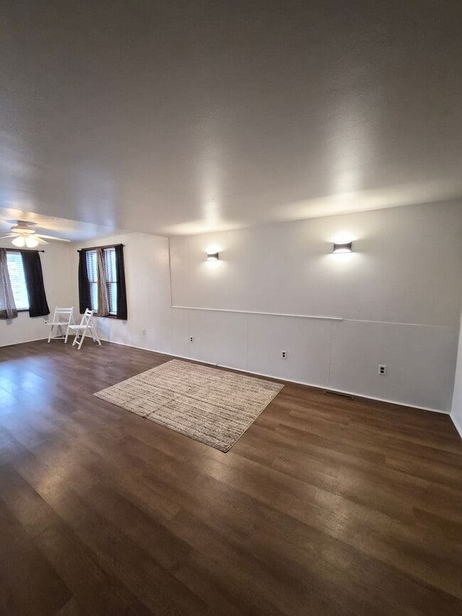 Photo - 527 N Franklin St