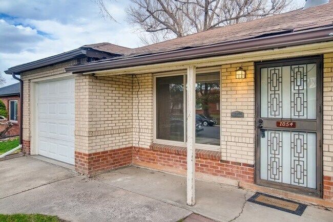 Photo - 1054 N Revere St