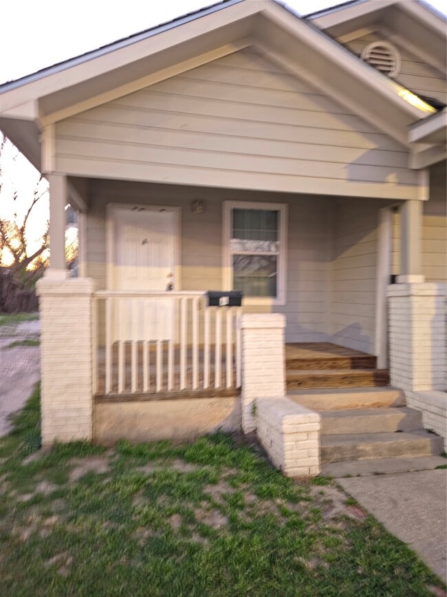 Photo - 1711 Sam Wilson St