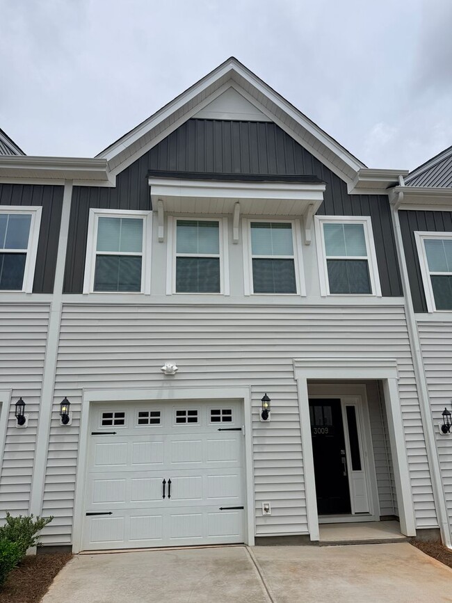 Building Photo - 3009 Kingsfield Rd