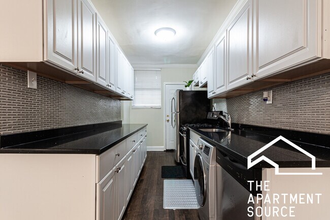 Photo - 732 W Roscoe St Unit 1N