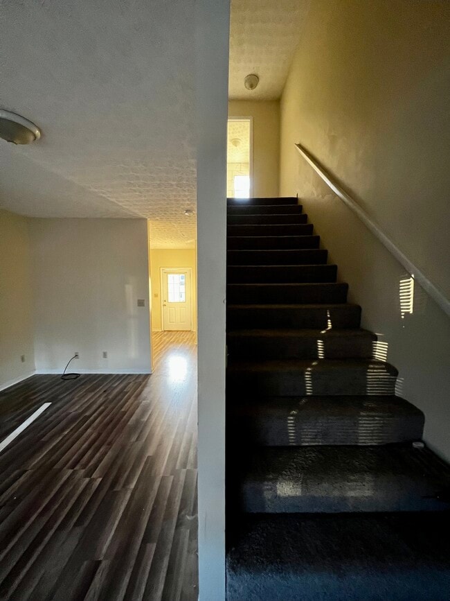 Photo - 1639 Summit St