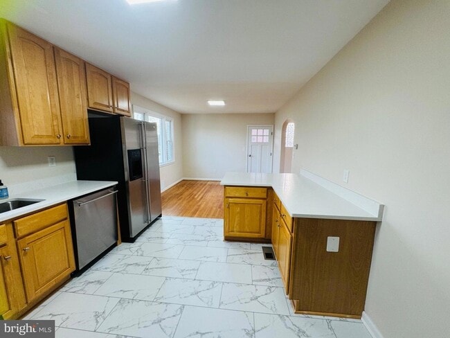 Photo - 8111 Analee Ave