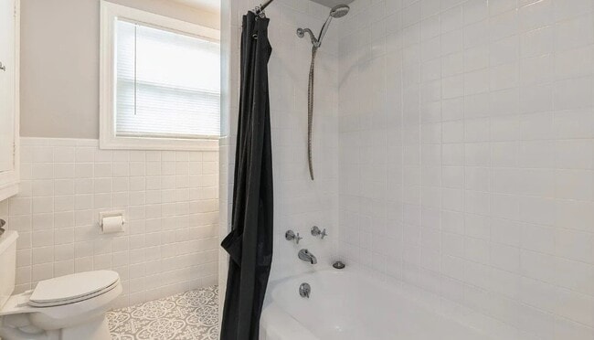 Photo - 9546 Springfield Ave