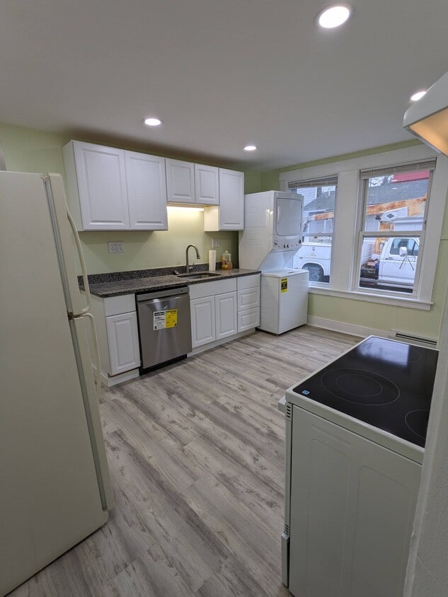 Photo - 23 Middle St (Biddeford, ME)