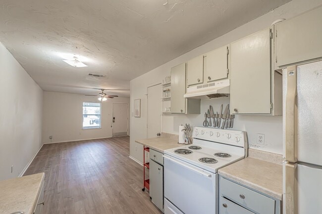 Photo - Super cute 2 bedroom 1 bath duplex