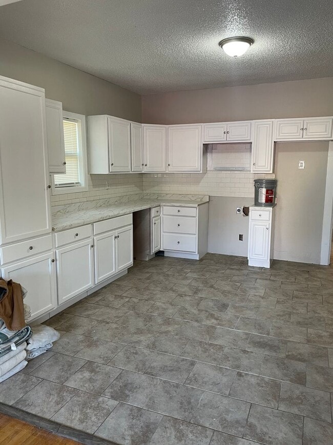 Photo - PRE-LEASING 4-bedroom, 2-bathroom
