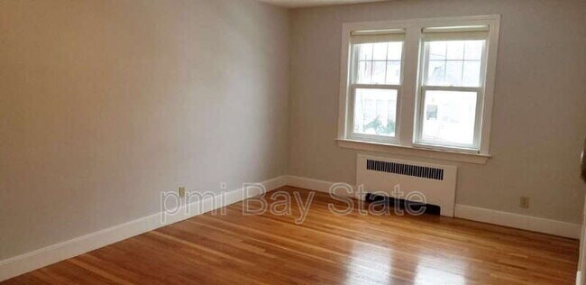 Photo - 192 Holbrook Rd Unit Apt 4