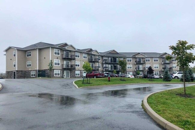 Building Photo - 50 Noel