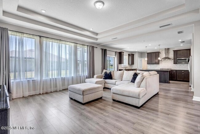 Photo - 23 Catesby Ln