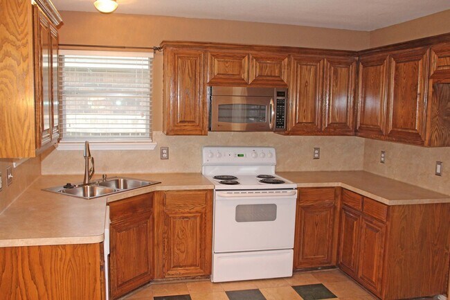 Photo - 4 Bedroom 2 Bath home for Lease