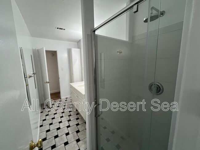 Photo - 11751 Emerald St