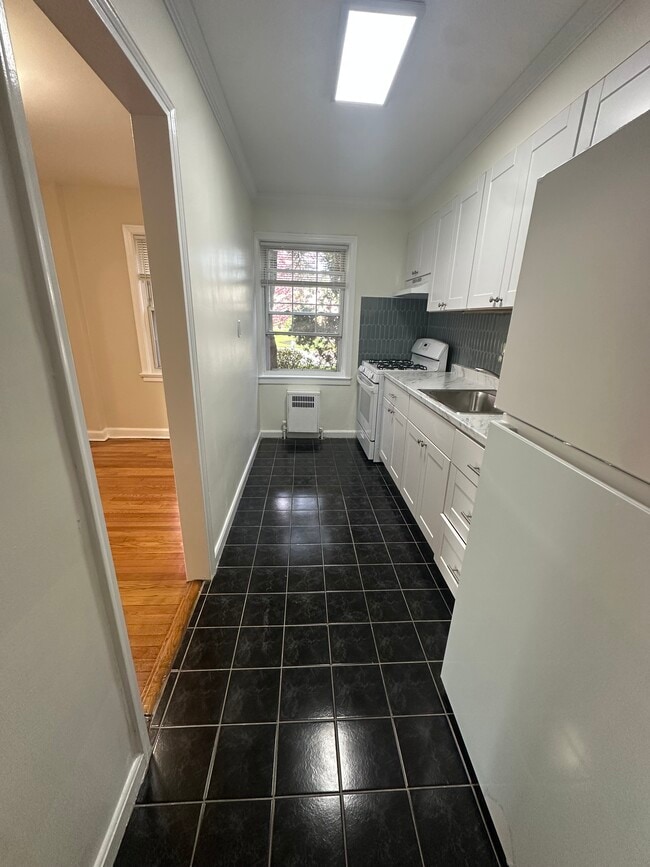 Photo - 90 Millburn Ave Unidad 1