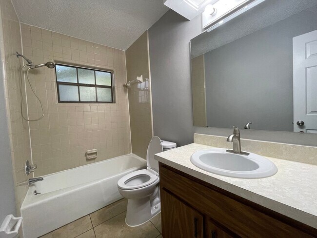 Photo - Clayton Duplex Unit 408