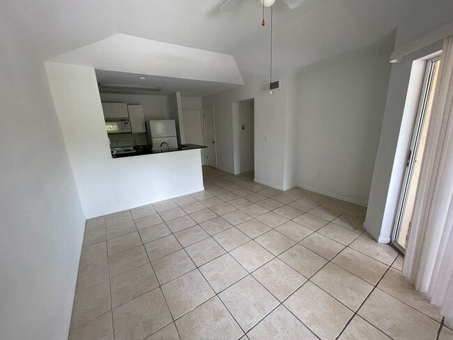 Photo - Palm Lakes Condominium