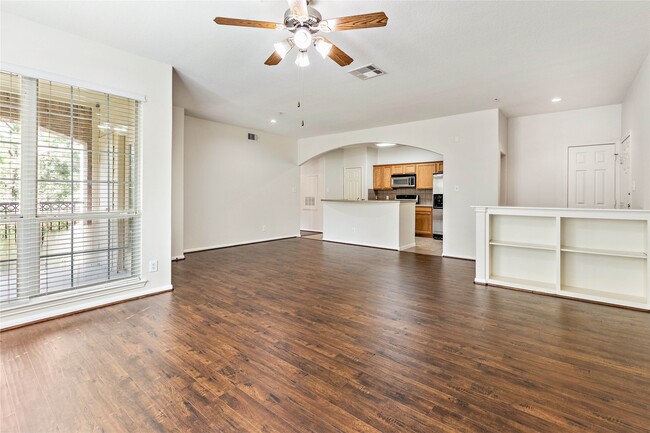 Photo - 6607 Lake Woodlands Dr
