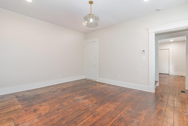 Photo - 214 W 9th St