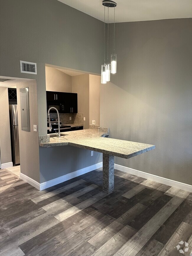 Building Photo - 2890 N Oakland Forest Dr Unit 201 Rental
