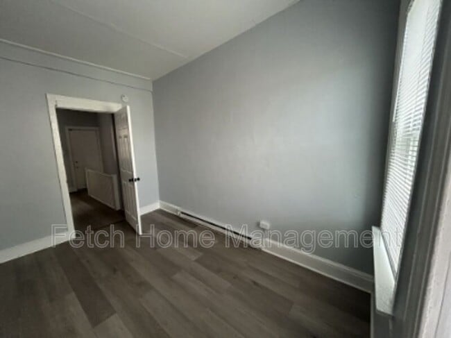 Building Photo - 430 Manor St
