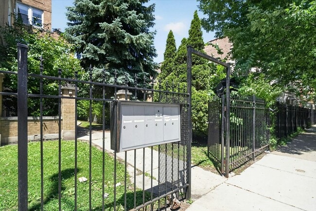 Photo - 1854 S Central Park Ave Unit 1852 - 2E