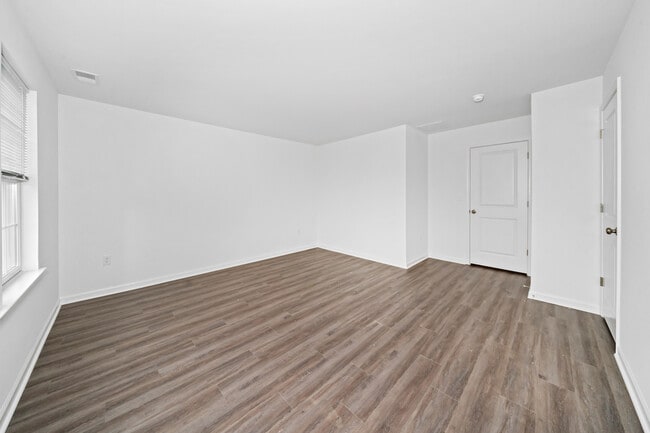 Photo - 851 Mapleton Ave