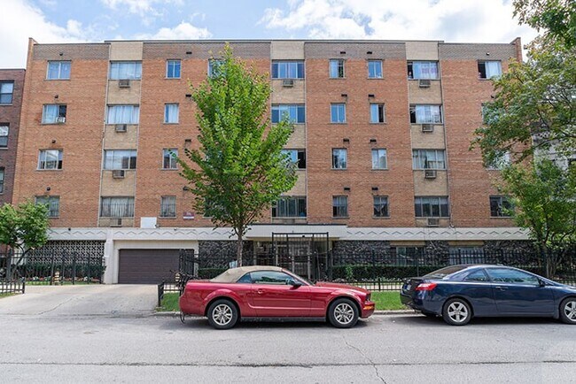 Building Photo - 5841 N Winthrop Ave Rental