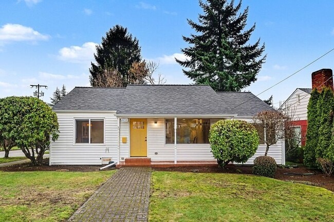 Photo - 2658 35th Ave W