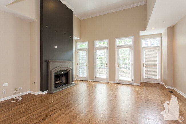 Building Photo - 2017 N Lincoln Ave Unit F Rental