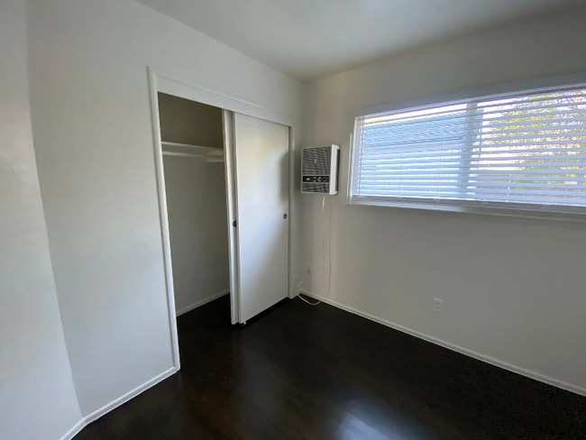 Photo - 775 Leonard St