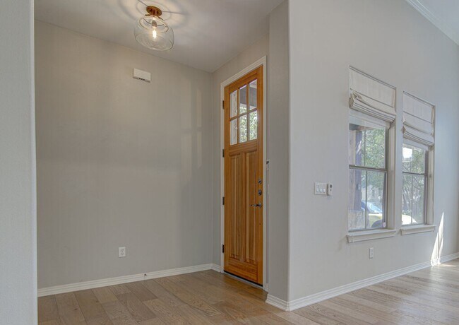 Photo - Charming 2 bedroom, 2 bathroom condo in Northwest Austin