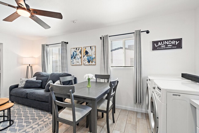 Photo - 2302 W Colter St Unidad ID1244359P