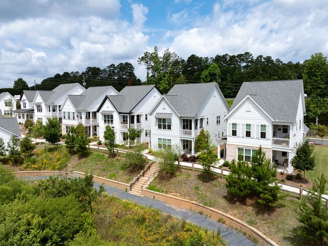 Building Photo - Hayloft Cottages Suwanee