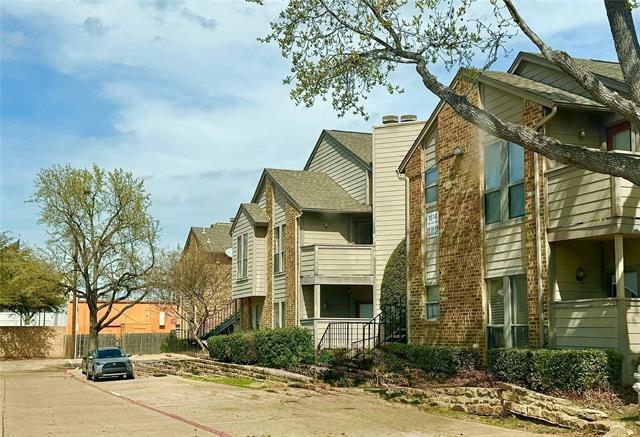 Building Photo - 1614 Pecan Chase Cir Unit 59