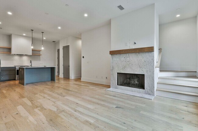 335 Sage Ln