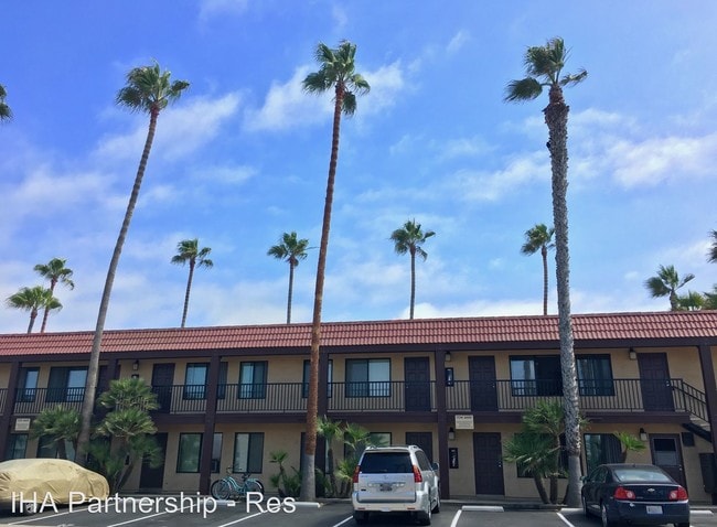 Imperial Palms Apartments