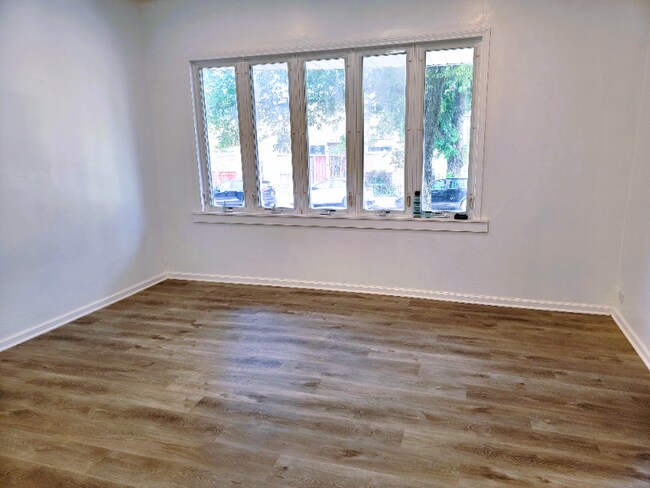 Photo - 307 W 24th St Unidad 1