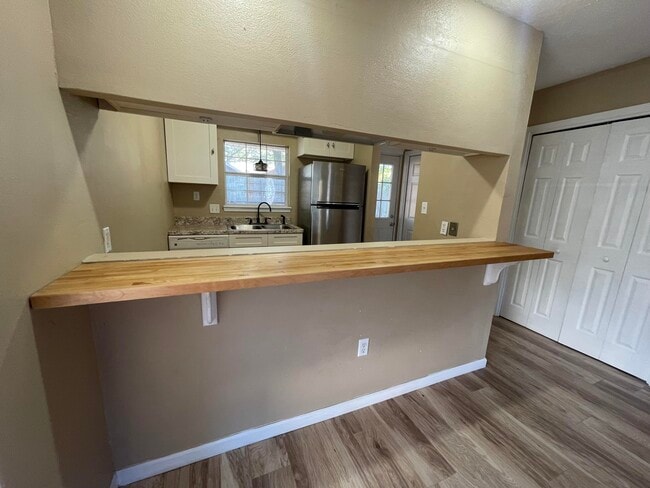 Photo - 607 W Sunset Blvd